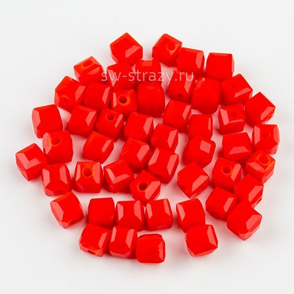 Бусины-кубики 4,5 мм алый